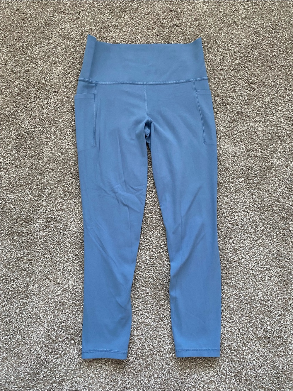 Athleta Cottage Blue Salutation Stash Pocket II 7/8 Tight Leggings Women’s Small